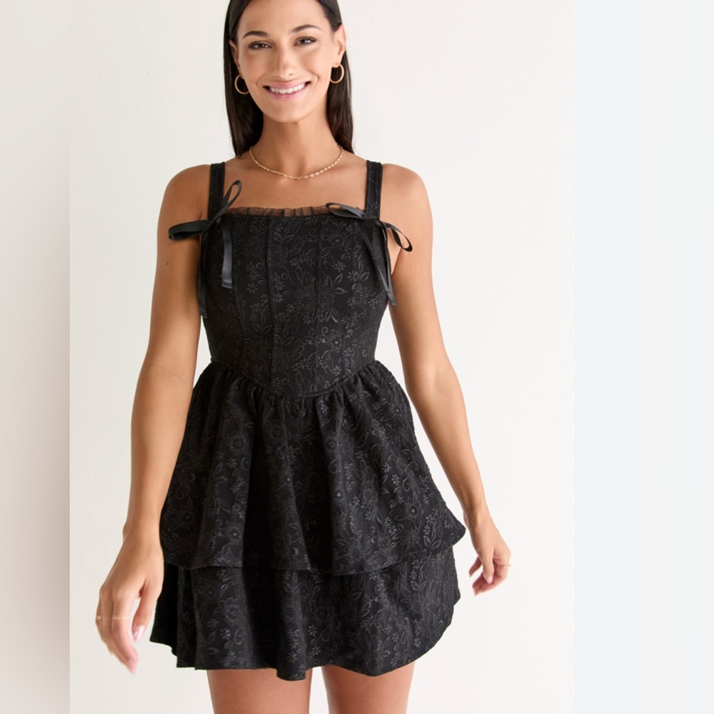 NWT Francesca's Collections Black Tiered Ruffled Mini Dress